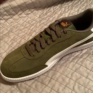 NWT Puma Astro cup sneakers 11 olive night